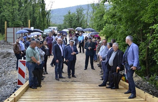 Vojska omogućila saobraćaj preko rijeke Zete