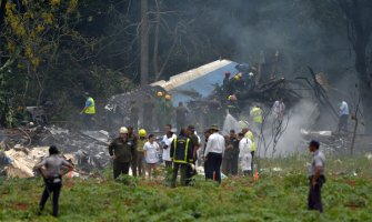 Više od 100 stradalih u padu aviona na Kubi, tri osobe preživjele (VIDEO)