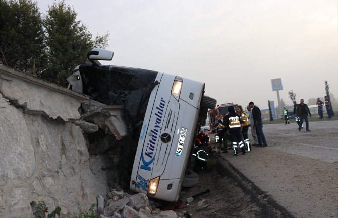 U autobuskoj nesreći poginula jedna, a povrijeđeno deset osoba(FOTO)