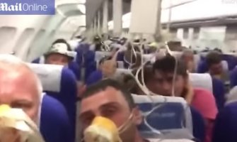 Avion propao sa 9.997 na 500 metara, uspaničeni putnici vrištali i plakali (VIDEO)