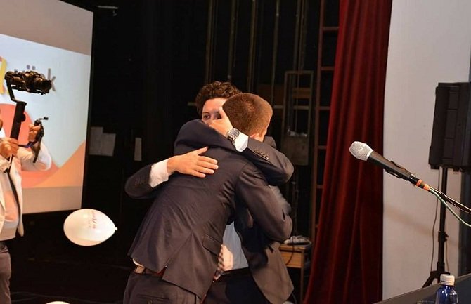 DPS: Bečić i Abazović, primjer nekompetentnih, a beskrpuloznih političara