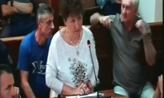 Današnje suđenje obilježila gestikulacija Maksića advokatu(VIDEO)