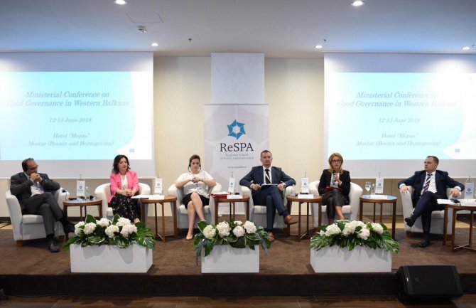 Stalni pritisak na zaposlene da se uz efikasniji rad odgovori na zahtjev privrede i građana