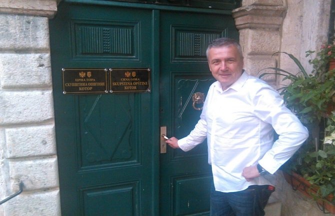 DPS zapanjen nastupom lokalne vlasti: Javno su ponizili Kotorane