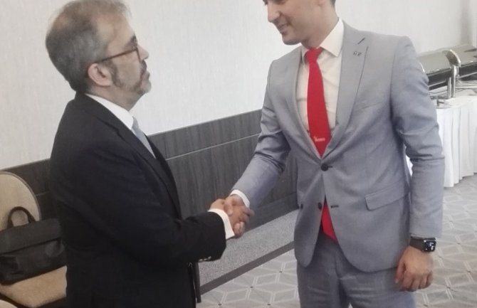 Crna Gora nikada ne može ući u EU sa ovom vlašću na čelu