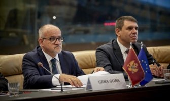 Političku debatu vratiti u demokratske institucije