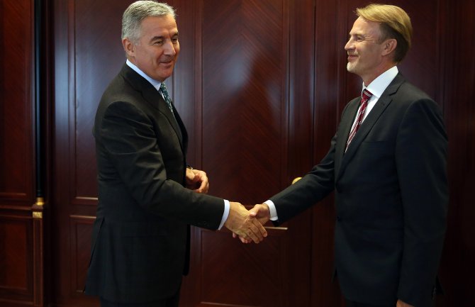 Partnerska saradnja CG i EU potvrđena otvaranjem poglavlja 17