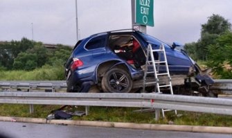 U stravičnom udesu kod Sarajeva poginule tri djevojke, dvije osobe povrijeđene (VIDEO)