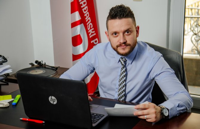 Predsjedništvo URA odlučilo: Nema povratka u parlament do ispunjenja uslova za slobodne i fer izbore