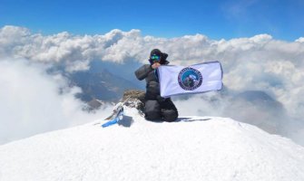 Cetinjanin  Dušan Kaluđerović  osvojio najviši vrh Evrope