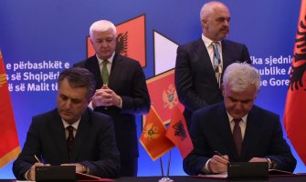 Nuhodžić u Skadru potpisao Sporazum o otvaranju zajedničkog graničnog prelaza Ckla-Zogaj 