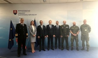 Ivanović: Saradnja sa ministarstvima odbrane Slovačke i Austrije od izuzetnog značaja (FOTO)