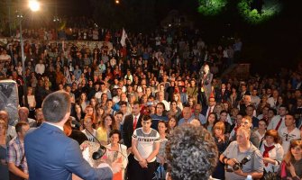 URA: Ne aplaudiramo vječnim foteljašima koji na vlast dolaze kriminalom i preko krvlju slobodnih građana Podgorice