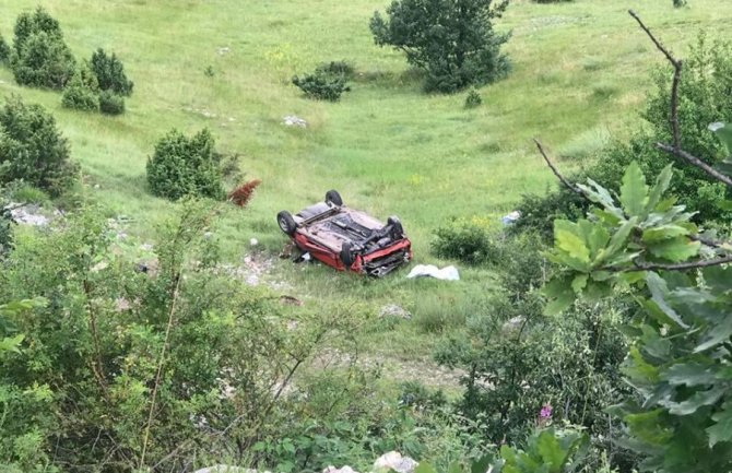 Saobraćajna nesreća na putu Nikšić-Plužine, poginuli otac i sin