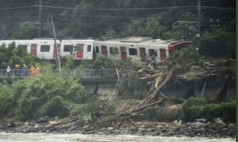 Poplave u Japanu, najmanje 38 mrtvih, naređena  hitna evakuacija više od 360.000 ljudi