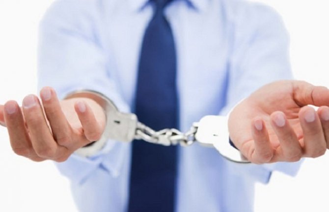 Uhapšen direktor zatvora, pomagao kriminalcima