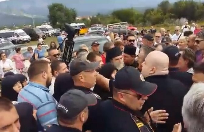 MUP: Amfilohiju zabranjeno održavanje liturgije na Svaču iz više razloga