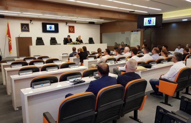 Odložena skupština, Krapović će uputiti koaliciji predlog za skraćenje mandata 