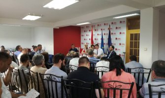 URA: Nezadovoljni rezultatom opozicije, ne prekidati bojkot parlamenta