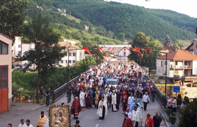 Petrovdanska litija u Bijelom Polju: Držimo se ljubavi, ona je siguran put (FOTO)