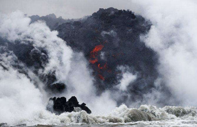 Erupcija vulkana na Havajima, 23 osobe povrijeđene (FOTO)