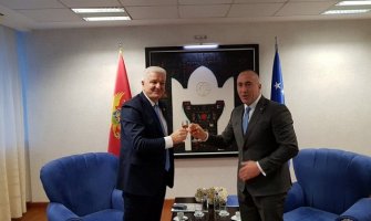 Vlada Crne Gore čestitala građanima Kosova viznu liberalizaciju