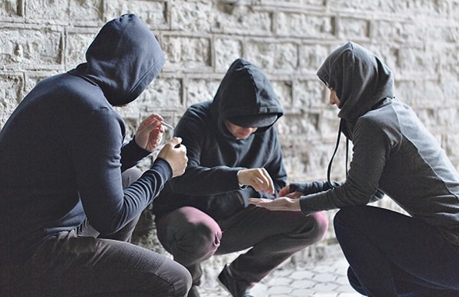 Zabrinjavajuće je prisustvo droga u osnovnim školama
