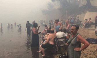 Atina u plamenu, 50 mrtvih, tijela nalaze po ulicama, potraga za turistima (VIDEO)