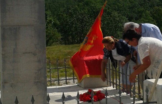 142 godine od bitke na Vučjem dolu: Članovi UBNOR-a položili cvijeće