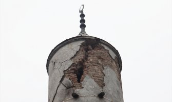 Novi Pazar: Grom udario u Arap džamiju, oštećen minaret