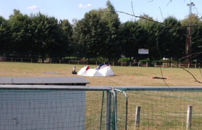 Na sred fudbalskog stadiona se raznio bombom (FOTO)