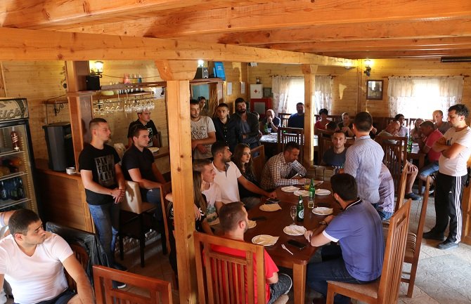 Bečić : Vladine rasprodaje i koncesije pogubne za ekonomiju države