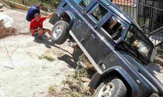 Rose: Poljak sletio s puta, u vozilu bilo dvoje male djece