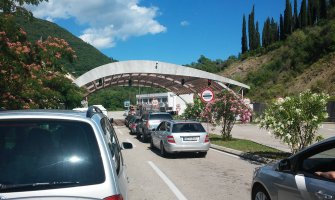 Gužve na graničnim prelazima, sezona u zenitu