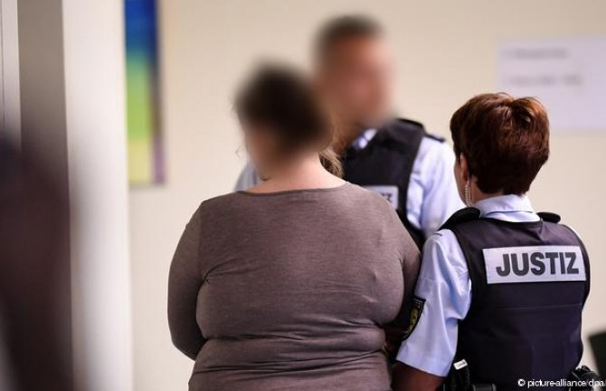 Majka podvodila sina pedofilima i zarađivala hiljade eura