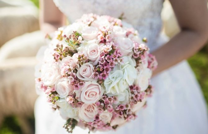 O ovoj svadbi svi pričaju: Predaja mlade u nesvakidašnjem vozilu (VIDEO)