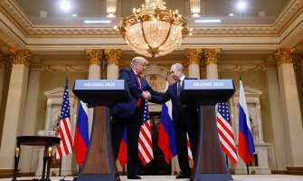 Bijela kuća negira da je Tramp dobio bilo kakve papire od Putina