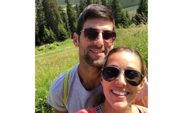 Crnogorka isprozivala suprugu Novaka Đokovića: Što te ne odvede na svoju đedovinu, uz tebe će zaboraviti i srpski jezik i crnogorsko porijeklo