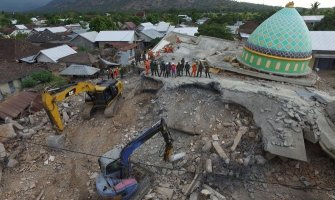 Još jedan zemljotres pogodio Indoneziju,  srušene zgrade