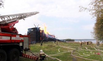 Crkva iz 18.vijeka izgorjela u požaru (FOTO)