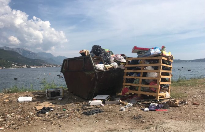 DPS: Zapuštenost Herceg Novog vide i građani i turisti (FOTO)