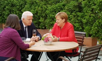  Marković i Merkel u četiri oka: Nema promjena granica na Balkanu(FOTO)(VIDEO)