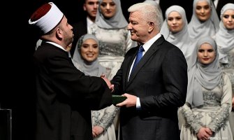 Marković: Neka bajramski dani nadahnu vjernike da u duhu jedinstva i dobročinstva doprinosimo našoj CG