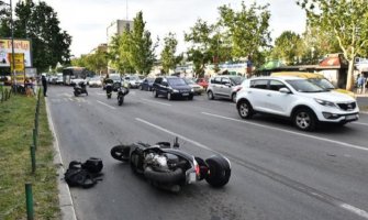 Motociklista izgubio život prilikom sudara sa 