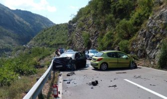 Udes u Dromiri: Jedna osoba teže povrijeđena, dvije lakše(VIDEO)