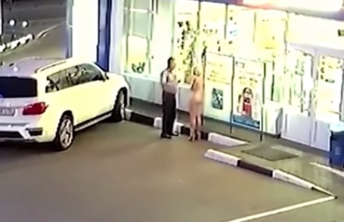 Sudija snimao golu ženu na pumpi, pa dobio otkaz (VIDEO)