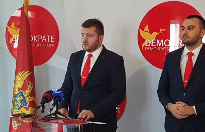 Koprivica: Koncesija nad aerodromima nastavak doboš ekonomske politike