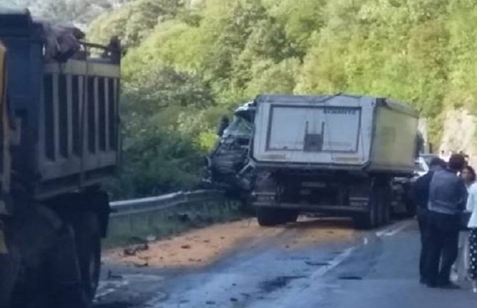 Stravičan udes na putu Podgorica - Kolašin, stradao državljanin Srbije (FOTO)