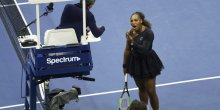 Trofej u rukama Osake, Serena napravila haos: Svađe sa sudijom oko 
