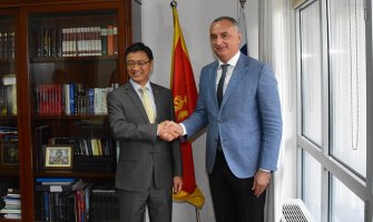 Razmatra se uvođenje kineskog jezika kao izbornog predmeta na Filološkom fakultetu